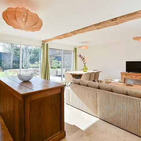 Дом отдыха Jolie Maison Normande Deauville